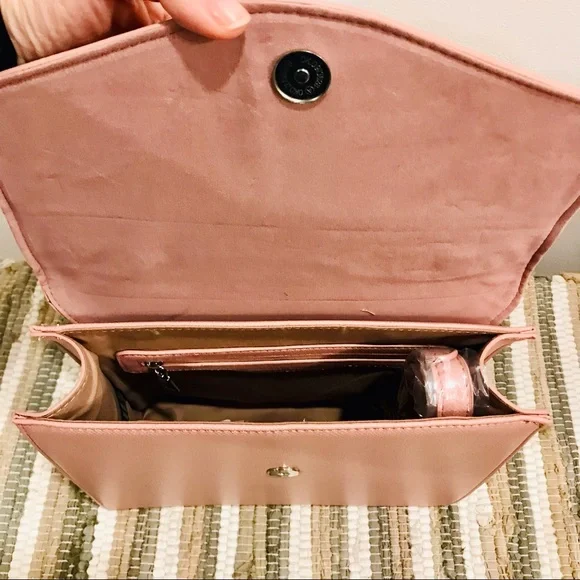 PRIVATELY SOLD!!! Badgley Mishka pink vegan leather and silver metal crossbody - Picture 3 of 10